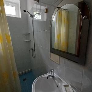 Двухместный номер бюджетный с ванной комнатой 